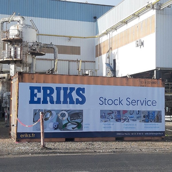 Conteneur de stockage ERIKS chez un client Conteneur de stockage dans une usine